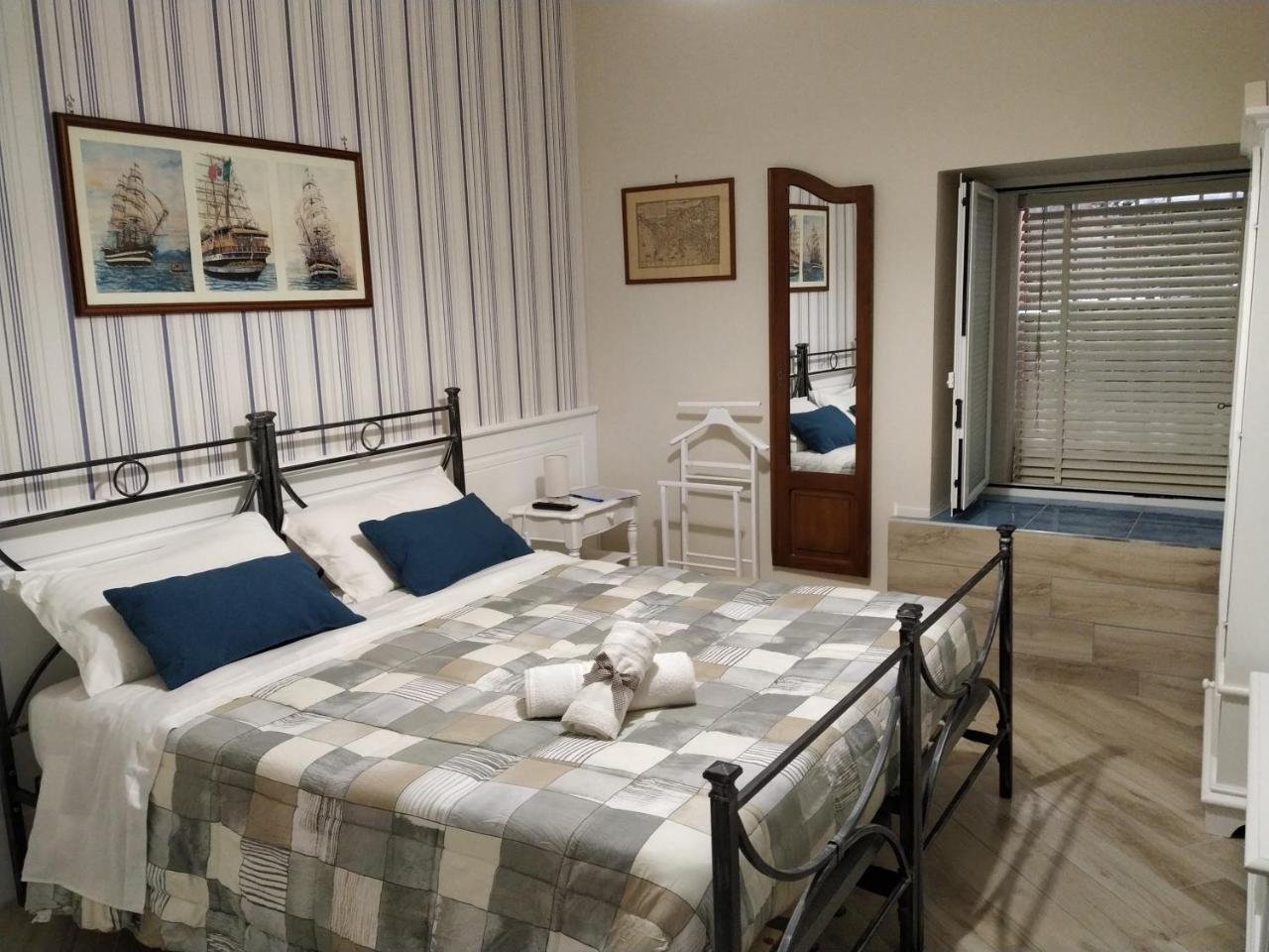 קסטלמרה די סטביה Il Timone B&B מראה חיצוני תמונה
